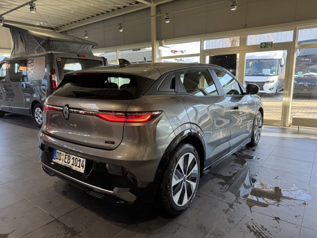 Renault Megane E-TECH Exposé-Bild 12