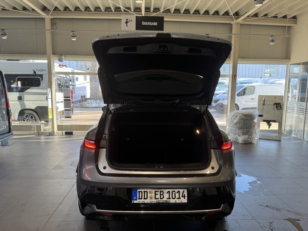 Renault Megane E-TECH Exposé-Bild 14