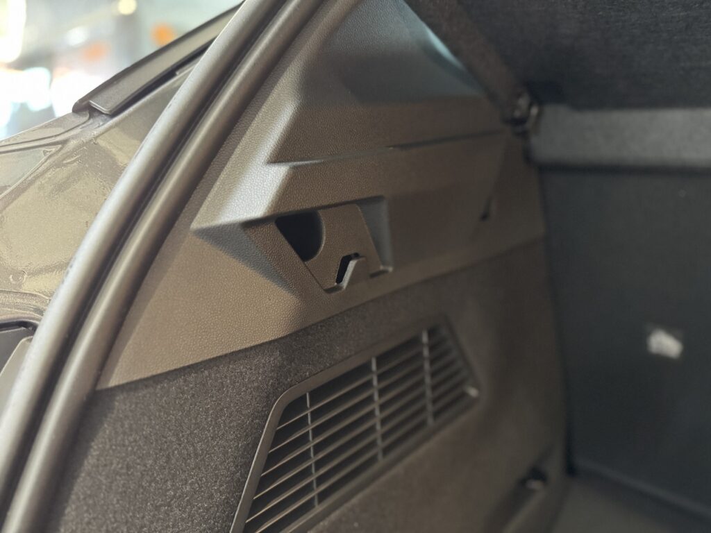 Renault Megane E-TECH Exposé-Bild 17