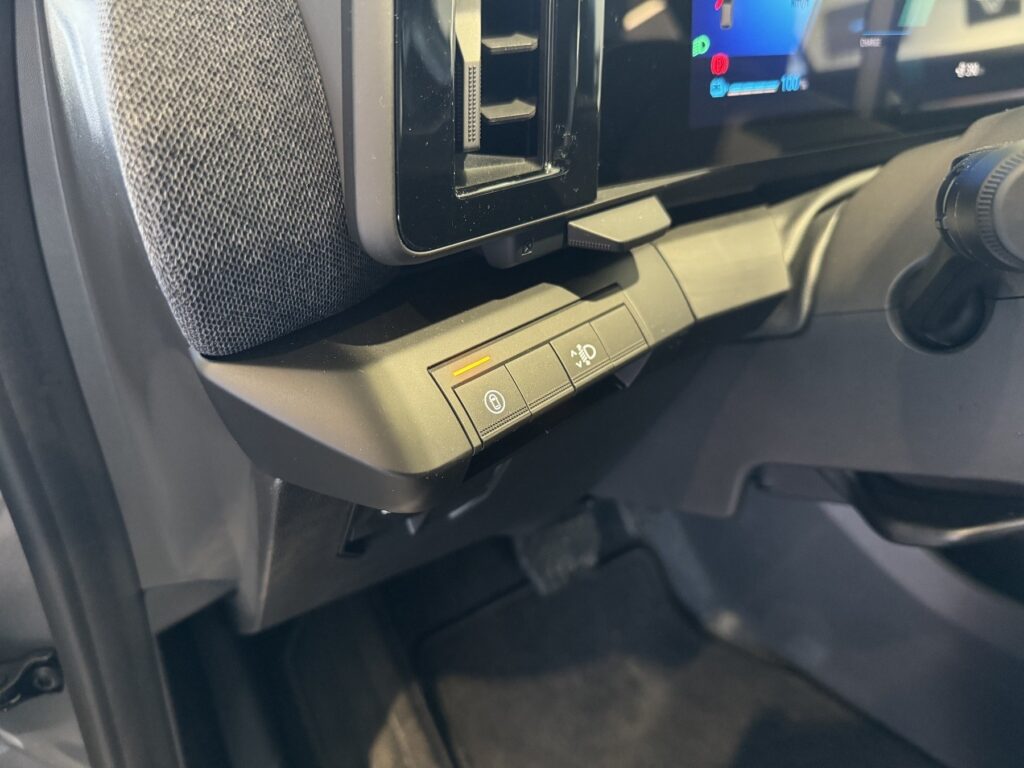 Renault Megane E-TECH Exposé-Bild 24