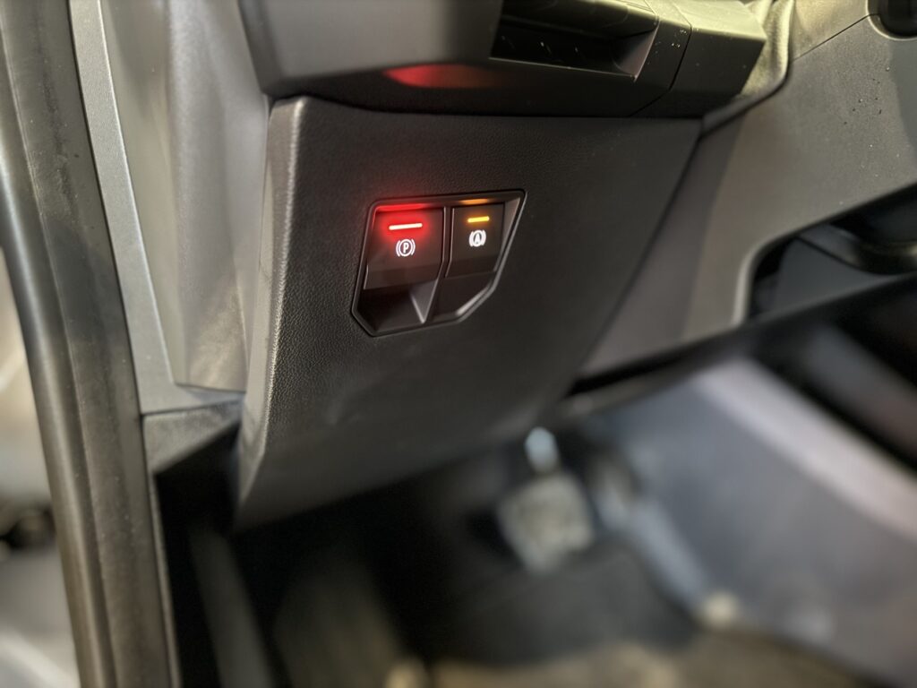 Renault Megane E-TECH Exposé-Bild 25