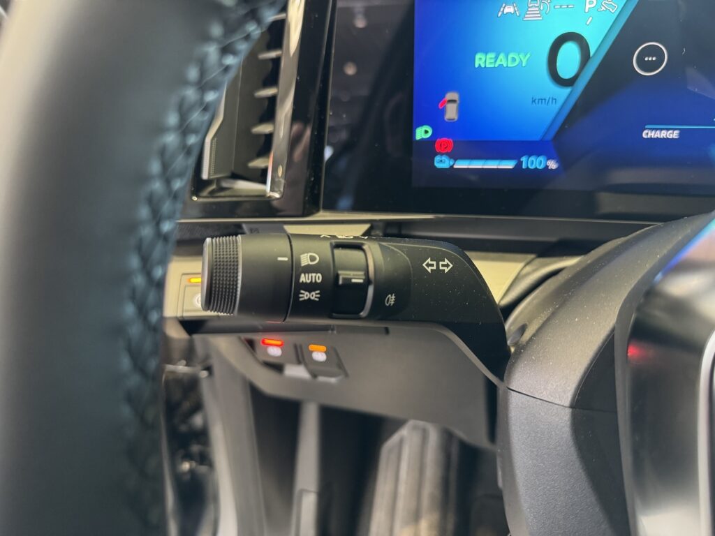 Renault Megane E-TECH Exposé-Bild 30