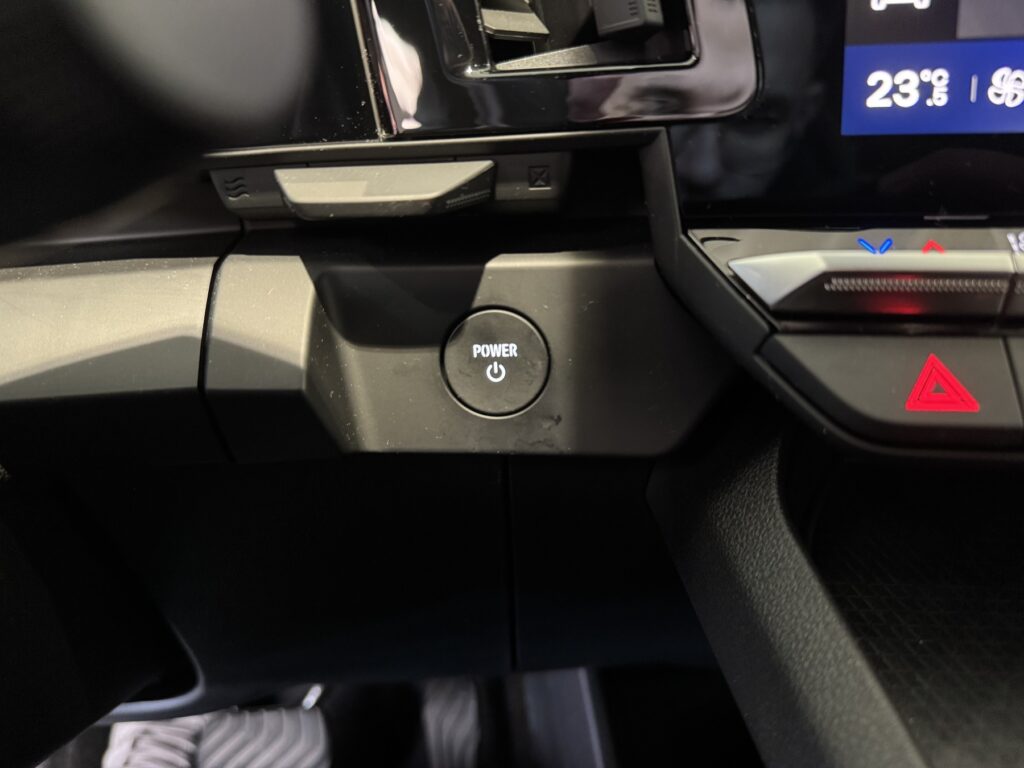 Renault Megane E-TECH Exposé-Bild 34