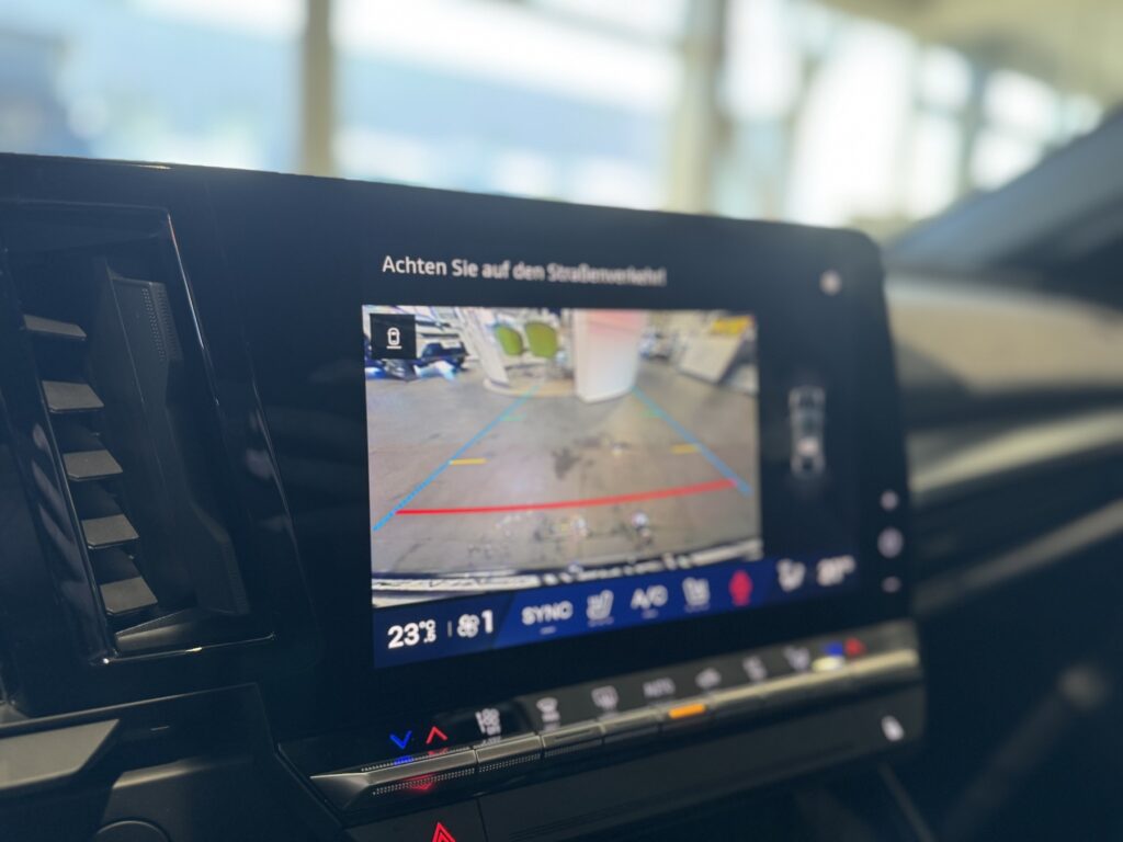 Renault Megane E-TECH Exposé-Bild 38