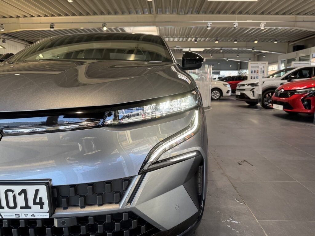 Renault Megane E-TECH Exposé-Bild 41