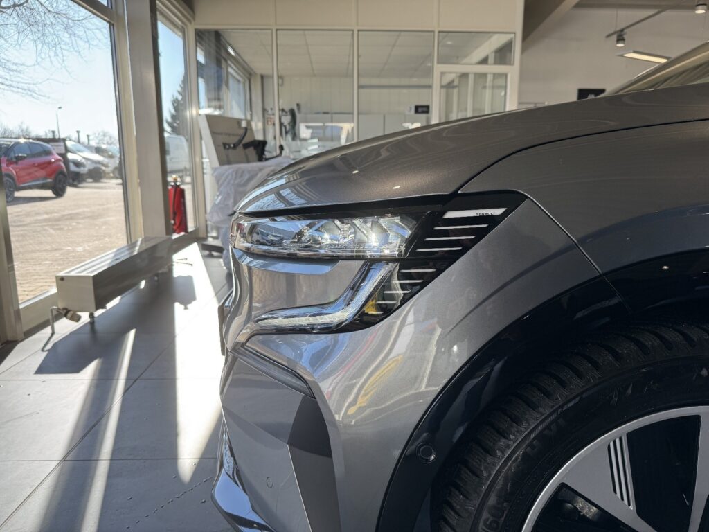 Renault Megane E-TECH Exposé-Bild 42