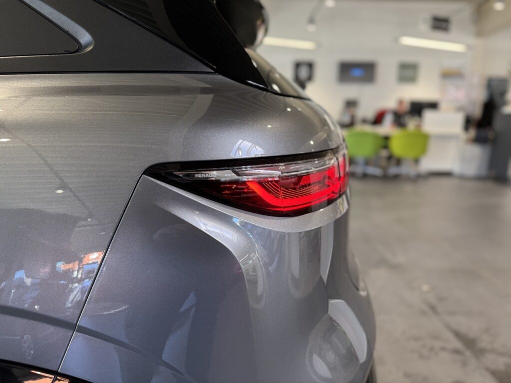 Renault Megane E-TECH Exposé-Bild 44