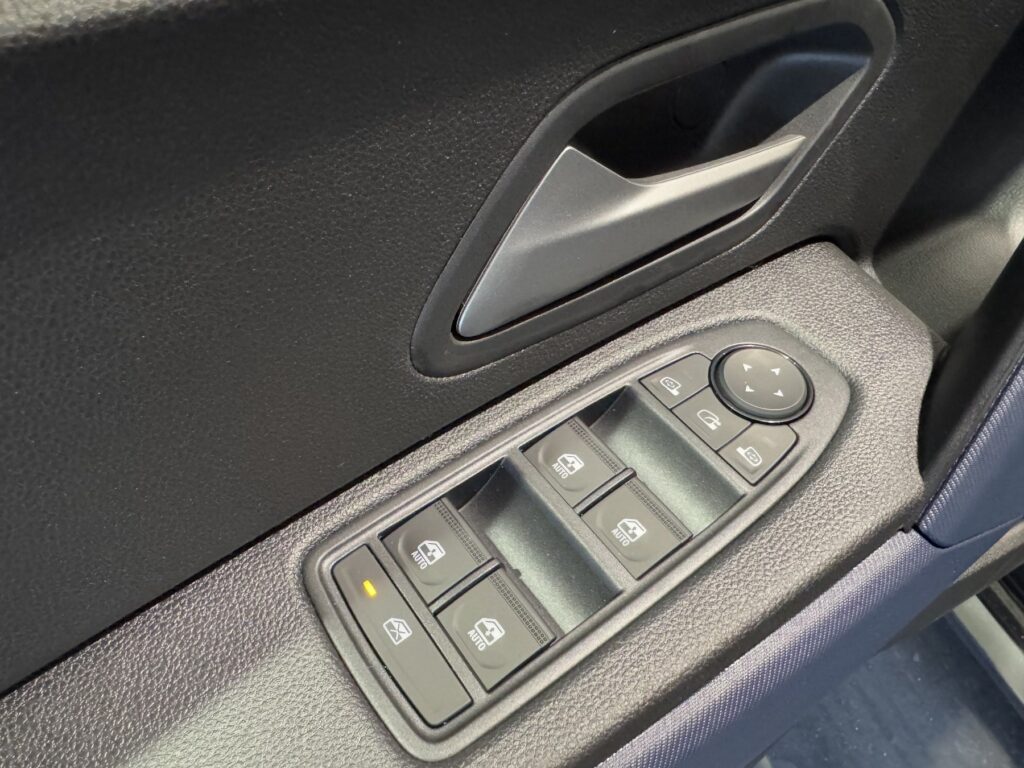 Dacia Duster Exposé-Bild 23