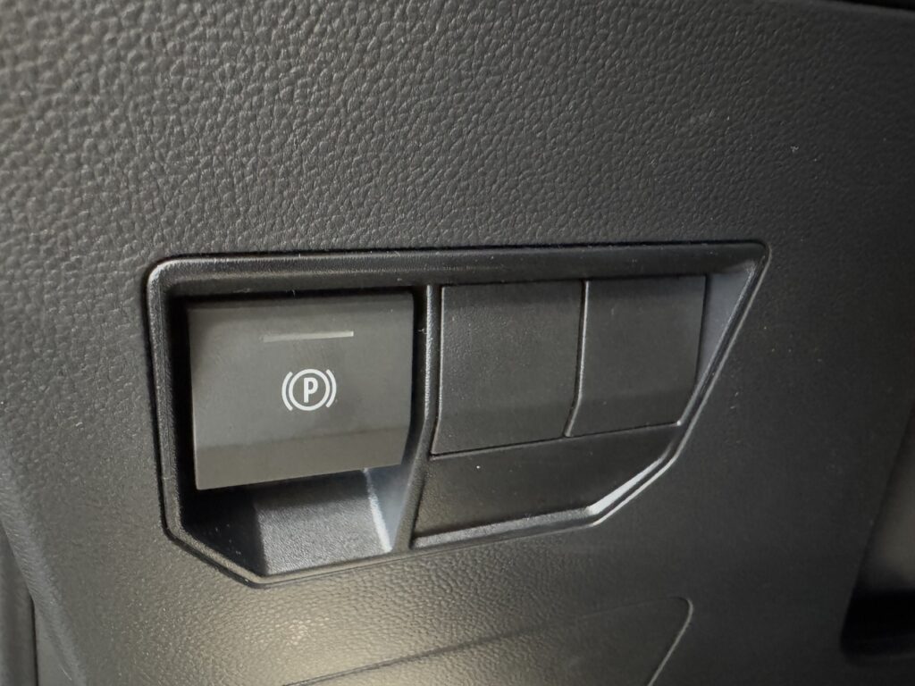 Dacia Duster Exposé-Bild 30