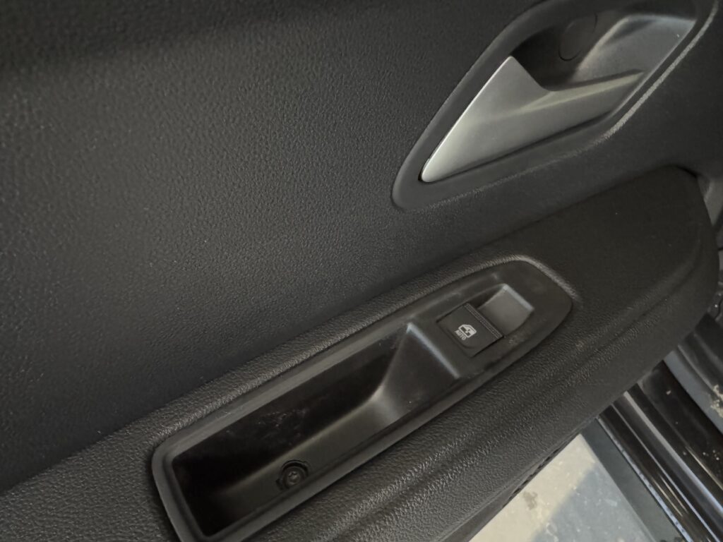 Dacia Duster Exposé-Bild 33