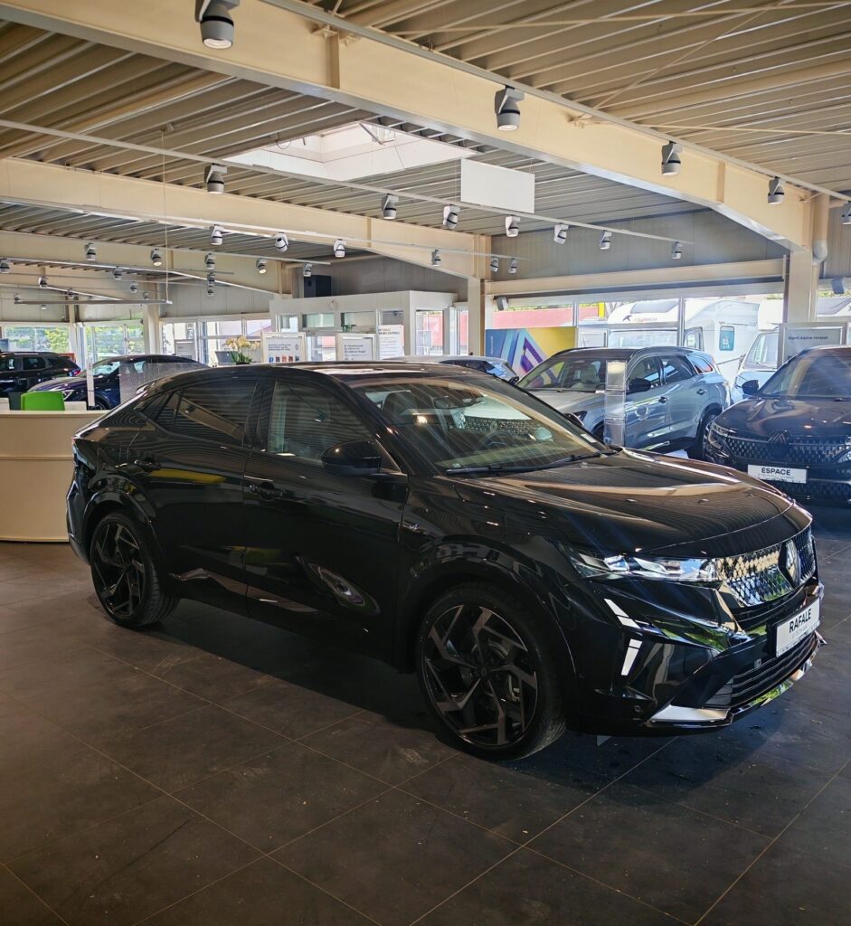 Renault Rafale Exposé-Bild 4