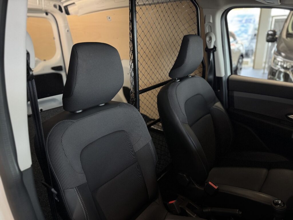 Renault Express Exposé-Bild 6