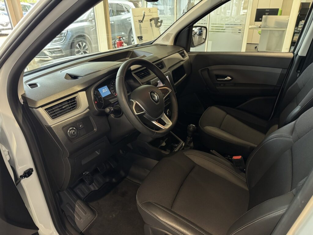 Renault Express Exposé-Bild 15