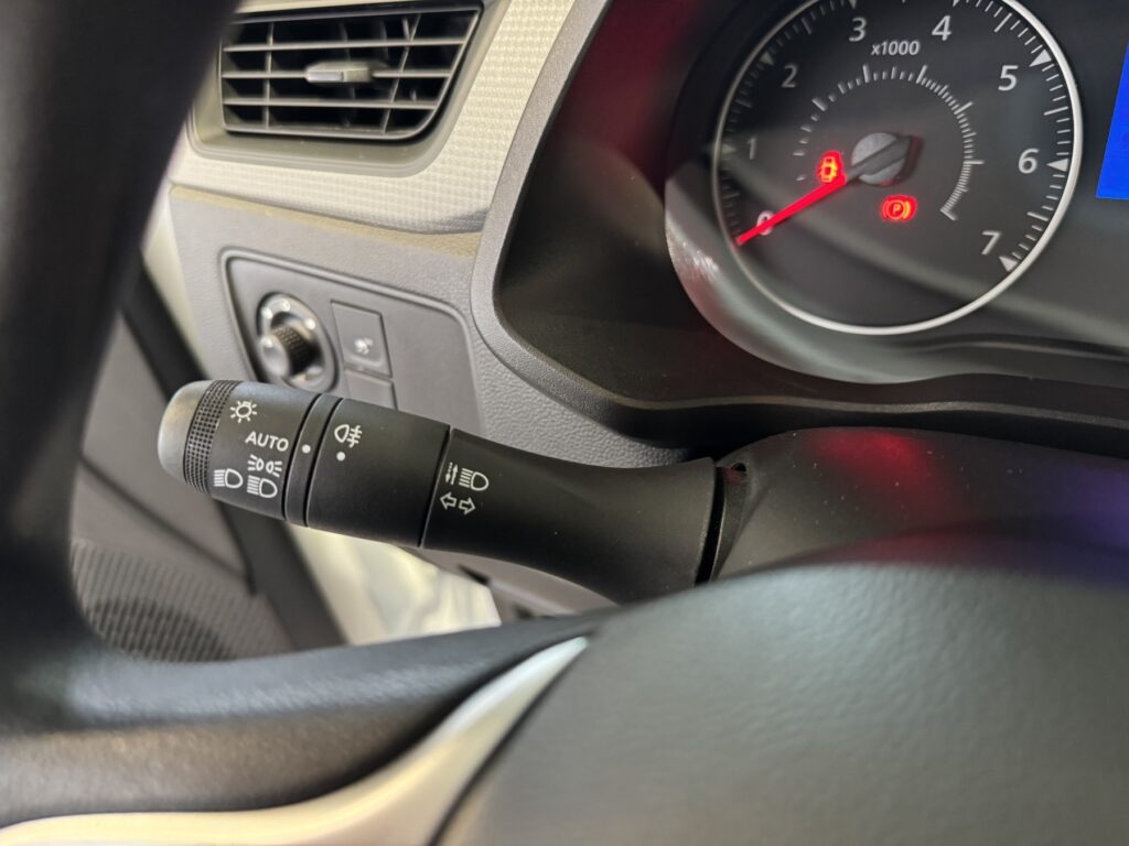 Renault Express Exposé-Bild 19