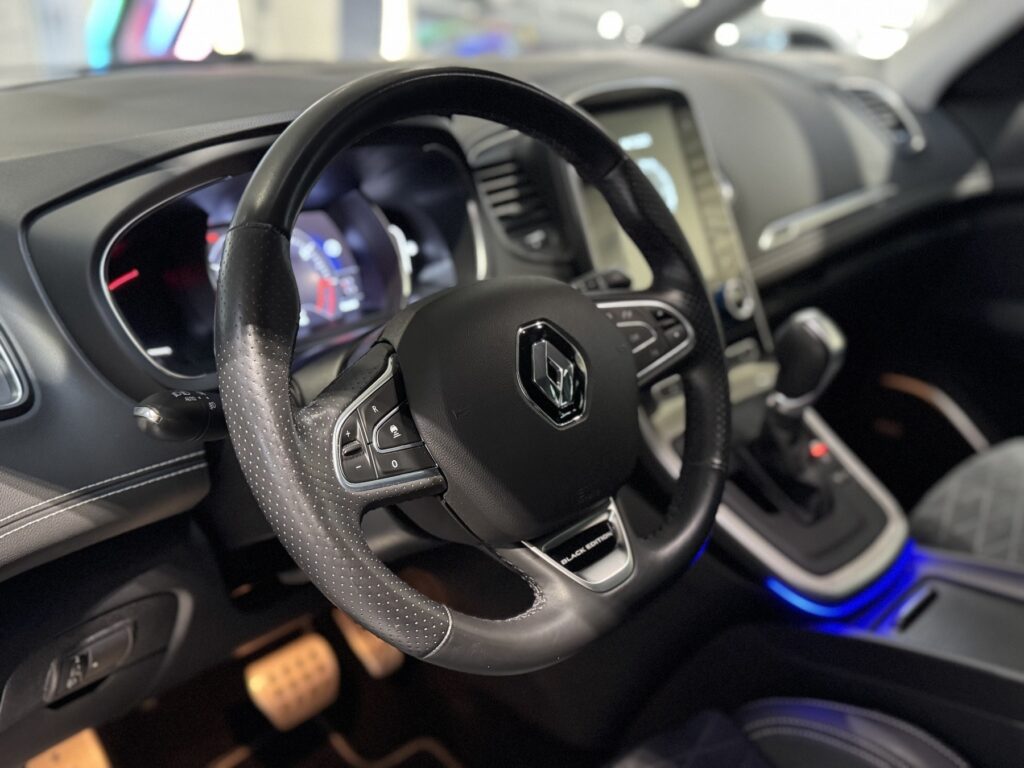 Renault Scenic Exposé-Bild 17