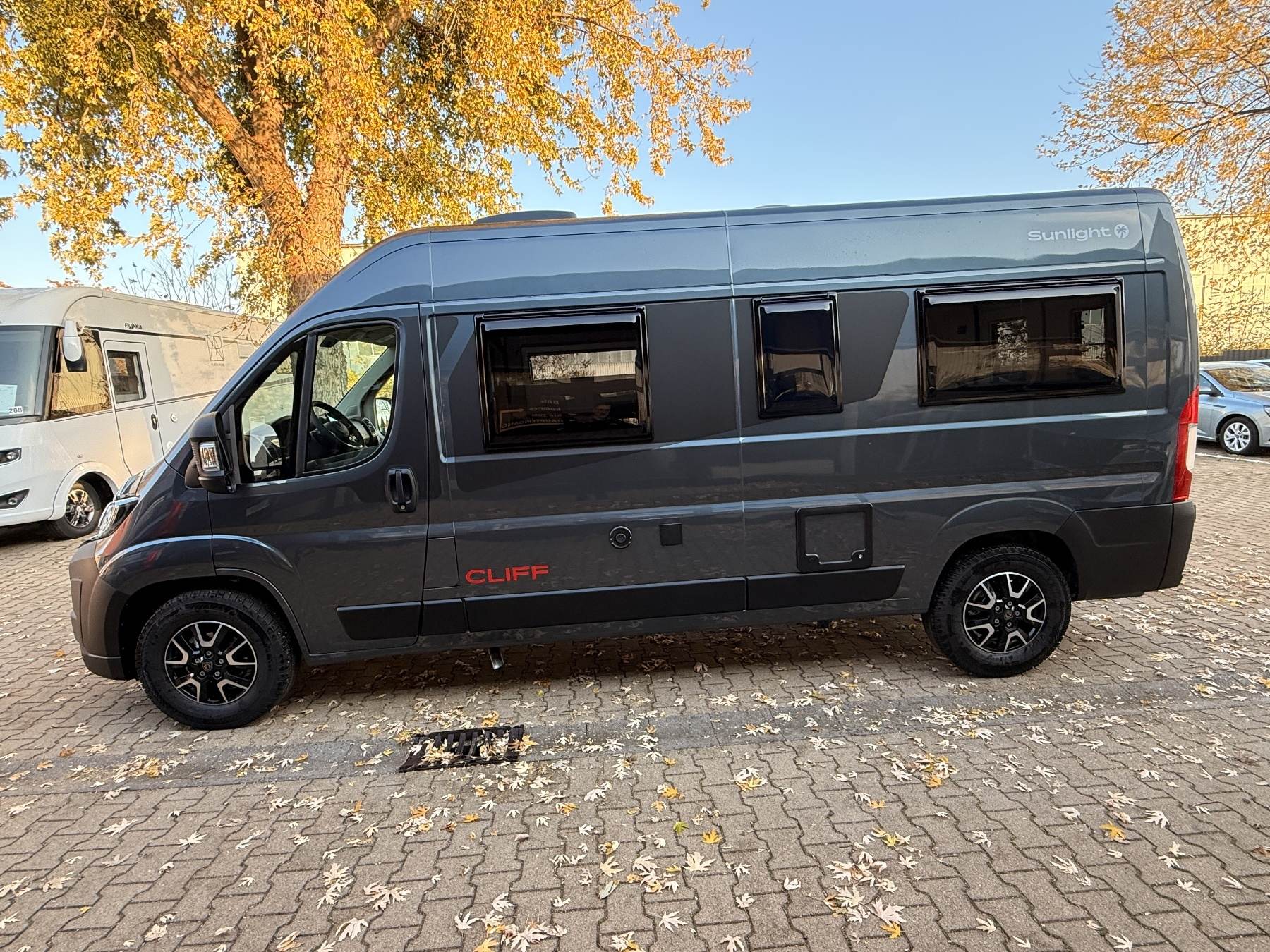 Sunlight Cliff Exposé-Bild 2