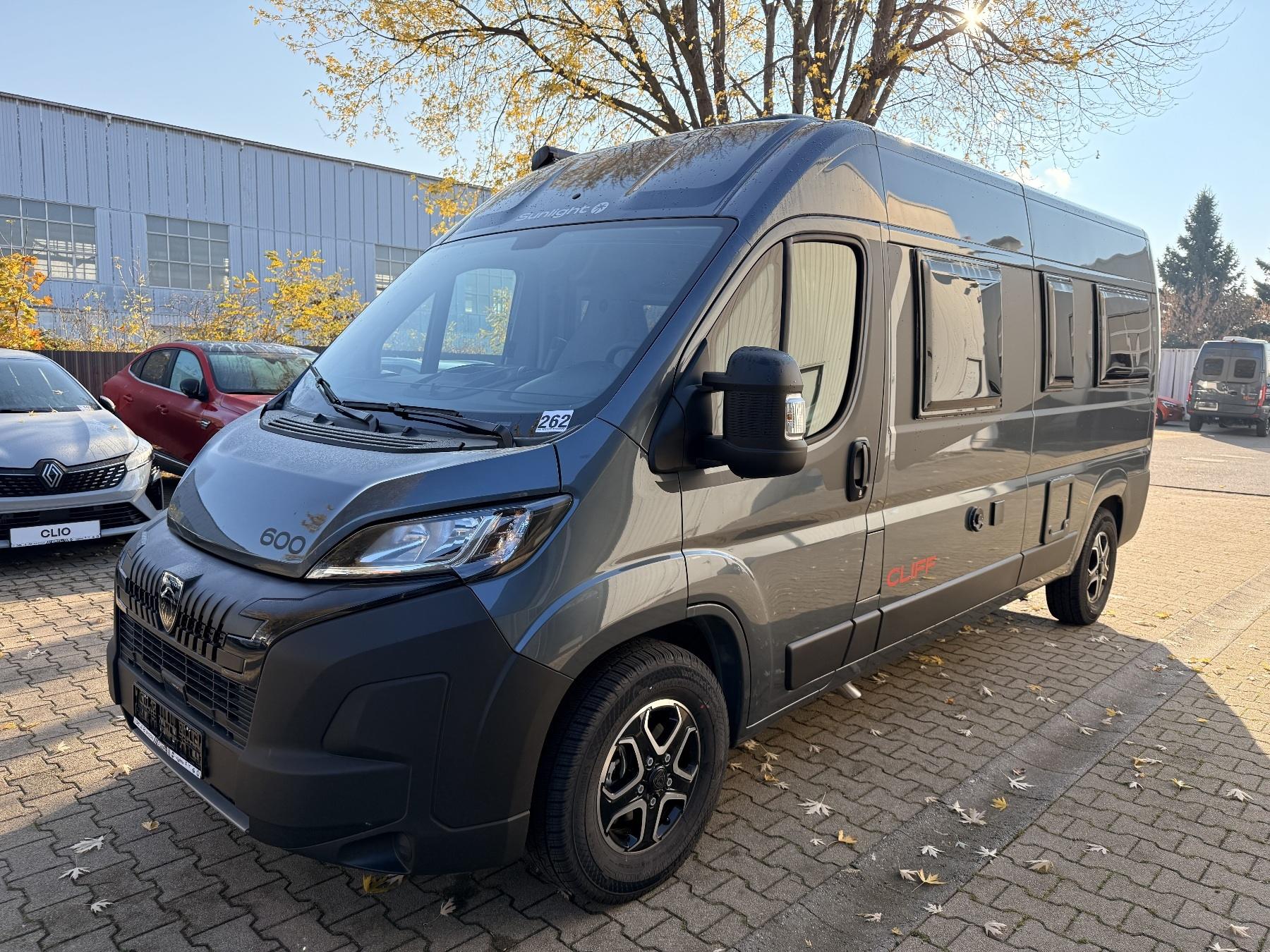 Sunlight Cliff (ww_41984)