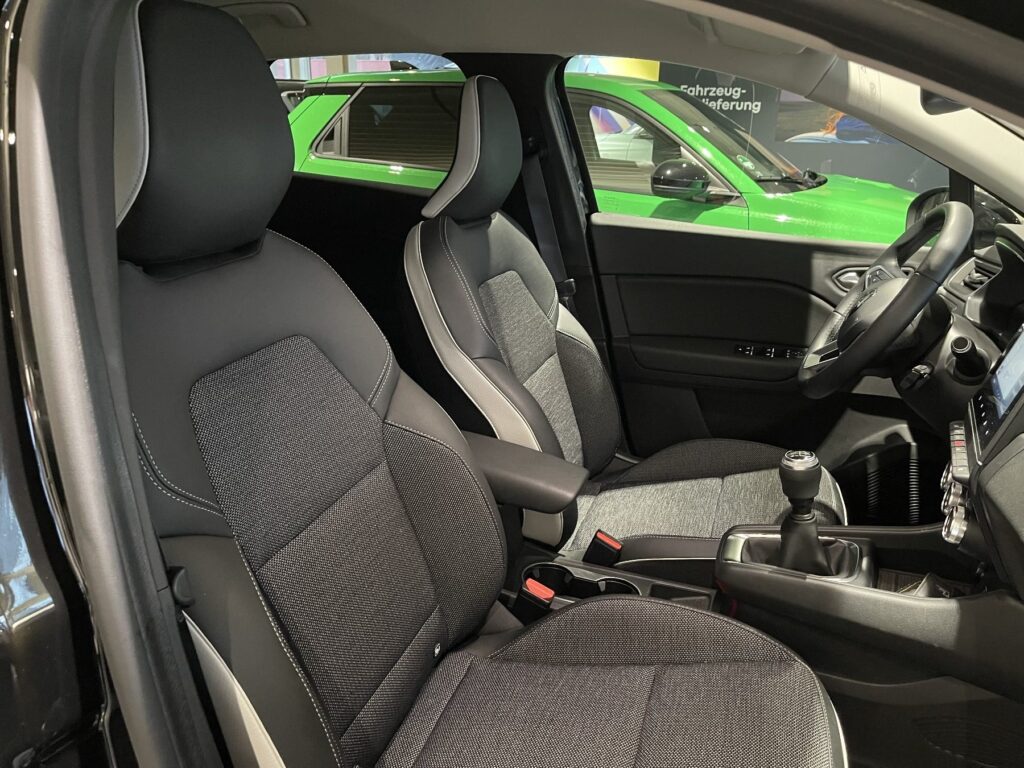 Renault Captur Exposé-Bild 12