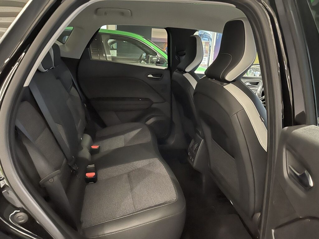 Renault Captur Exposé-Bild 14