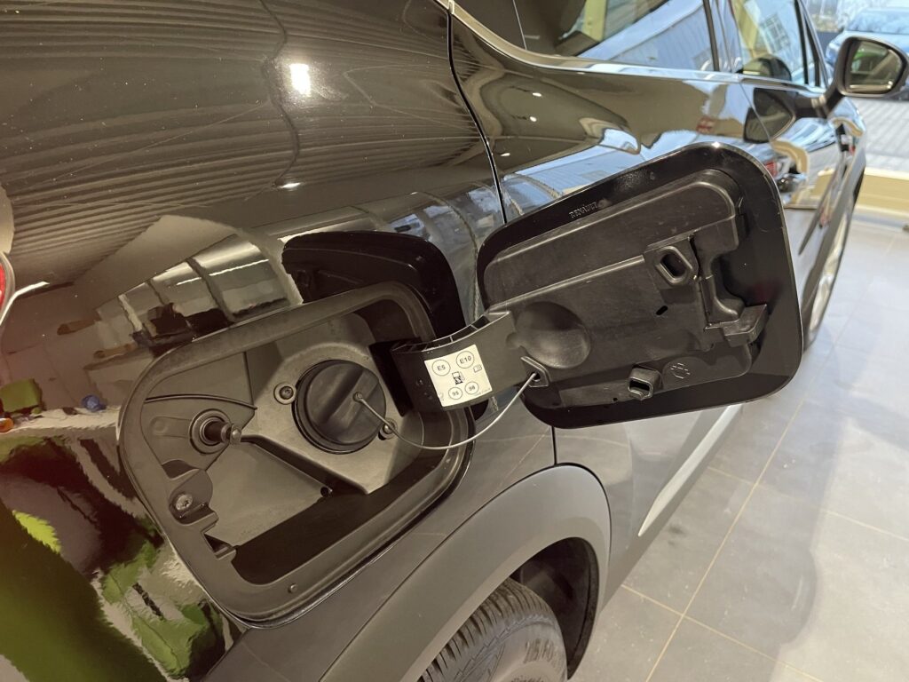 Renault Captur Exposé-Bild 17