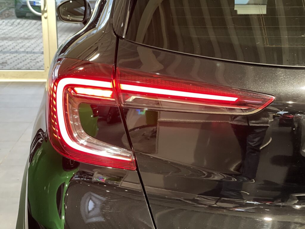 Renault Captur Exposé-Bild 25