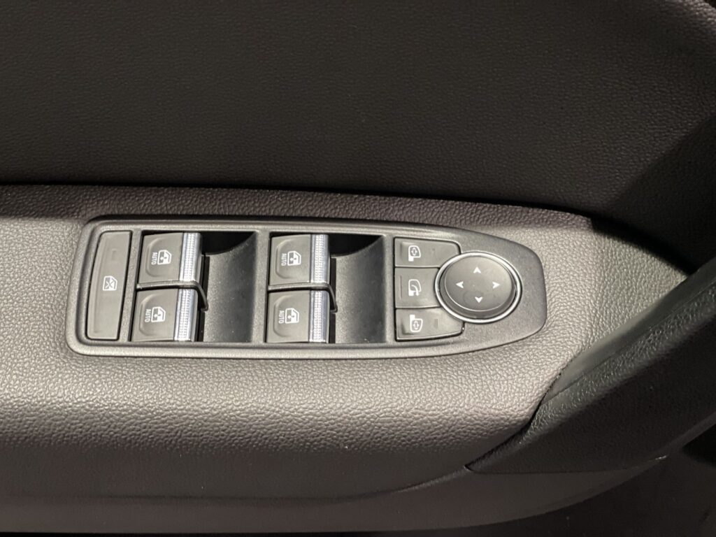 Renault Captur Exposé-Bild 30