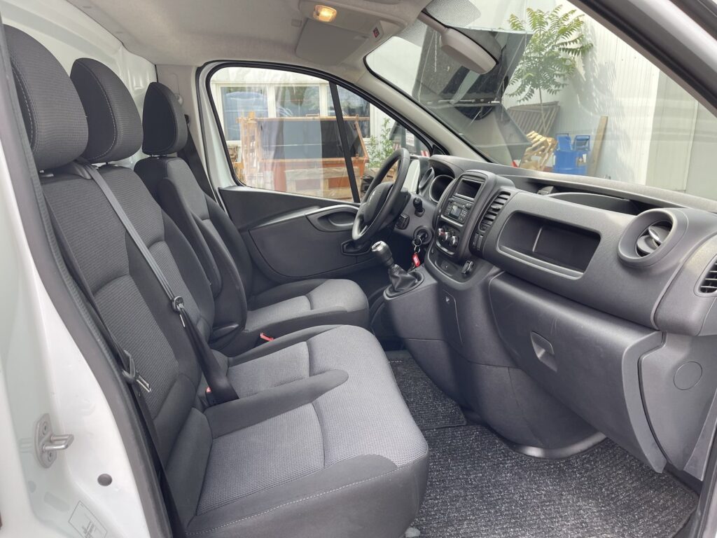 Renault Trafic Exposé-Bild 9