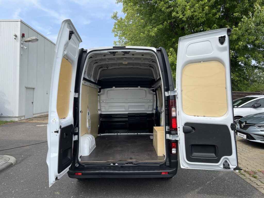 Renault Trafic Exposé-Bild 14
