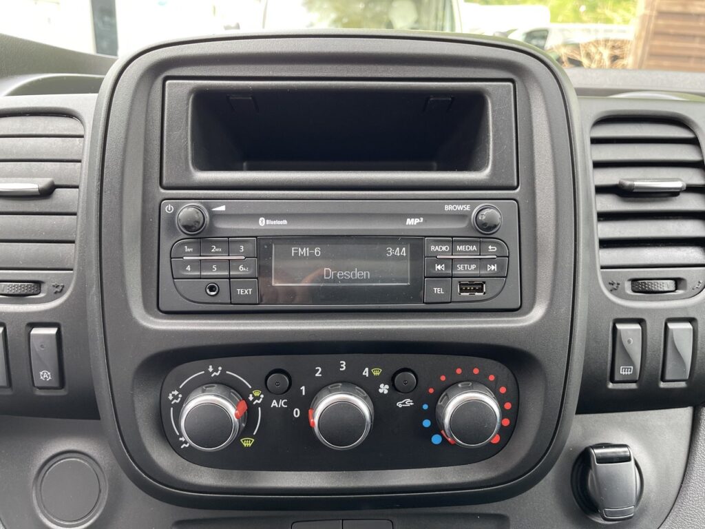 Renault Trafic Exposé-Bild 25