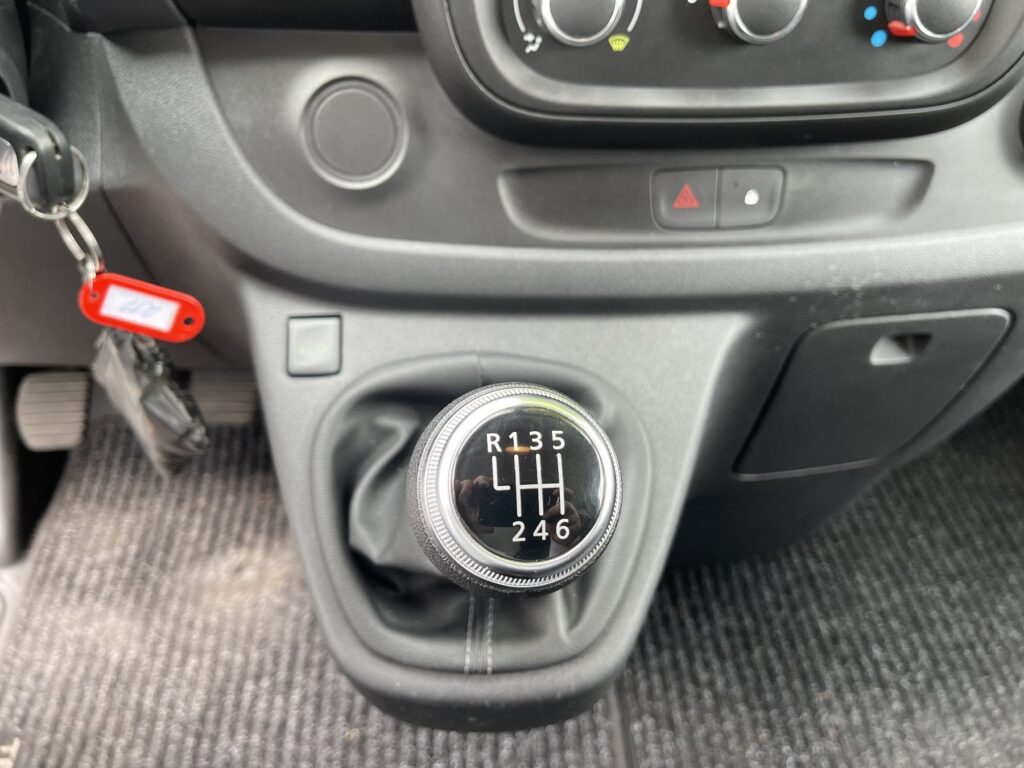 Renault Trafic Exposé-Bild 26