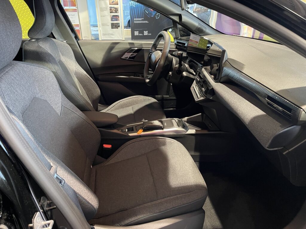 Renault Clio Exposé-Bild 9