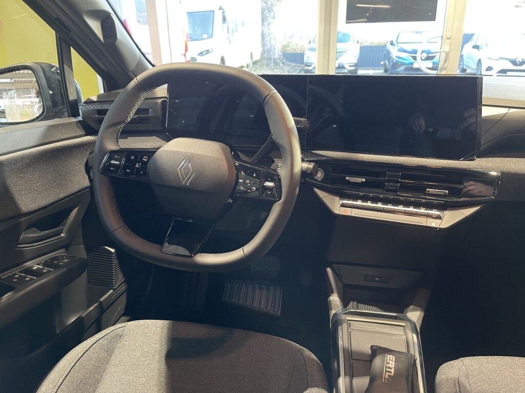 Renault Clio Exposé-Bild 13