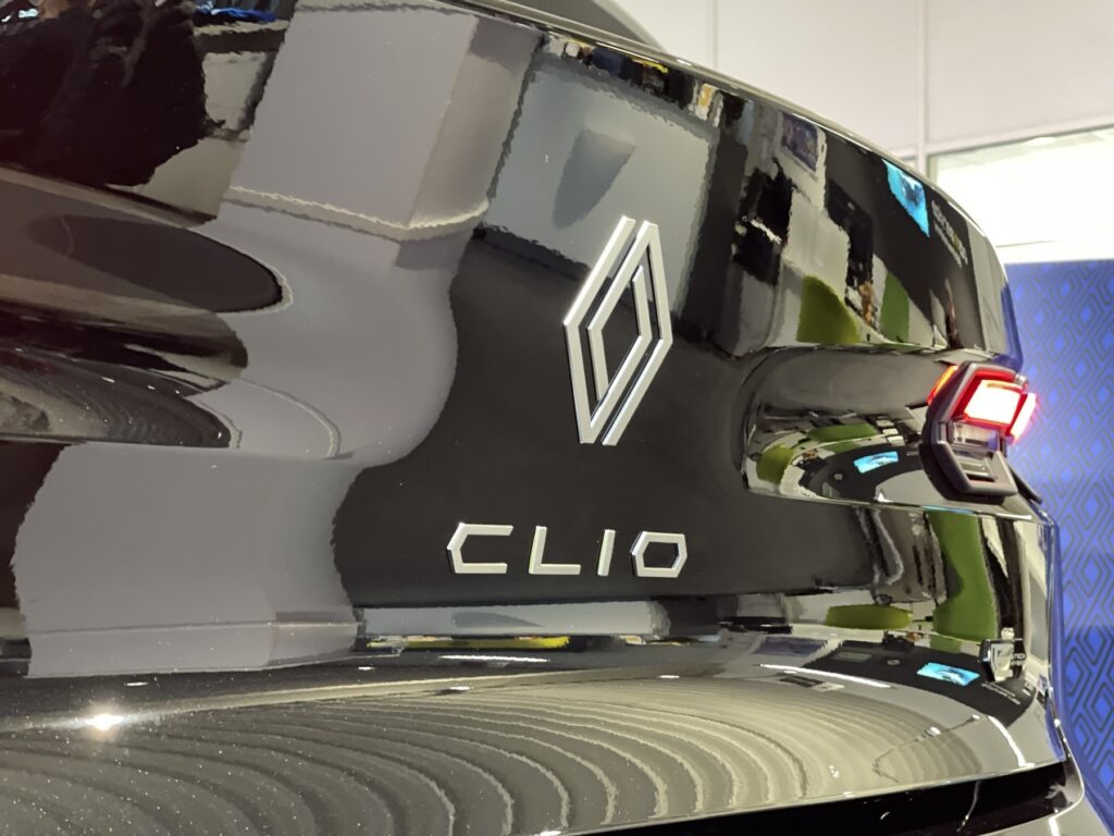 Renault Clio Exposé-Bild 20