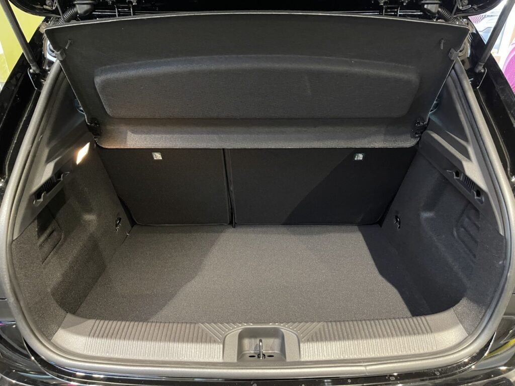 Renault Clio Exposé-Bild 25