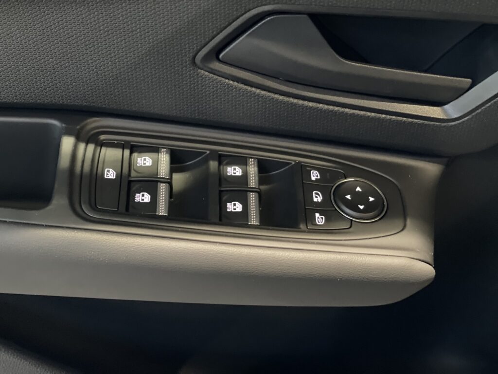 Renault Clio Exposé-Bild 33