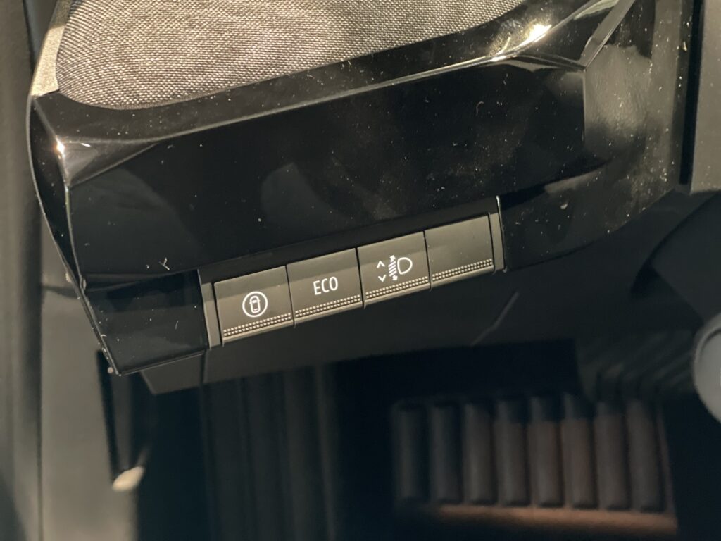 Renault Clio Exposé-Bild 34