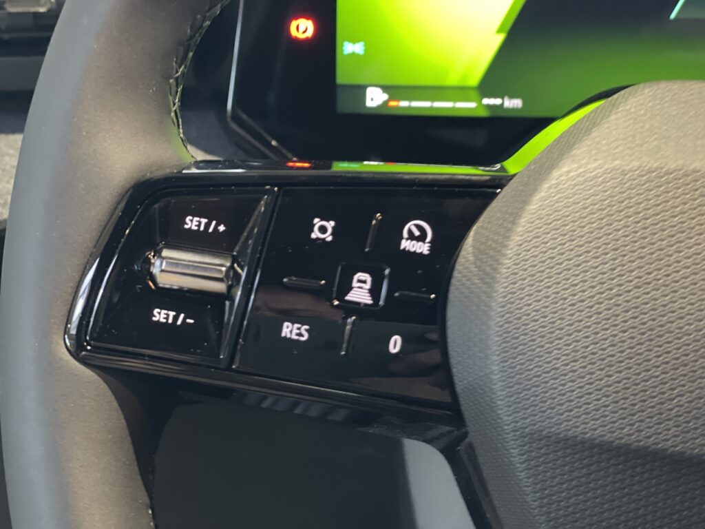 Renault Clio Exposé-Bild 37