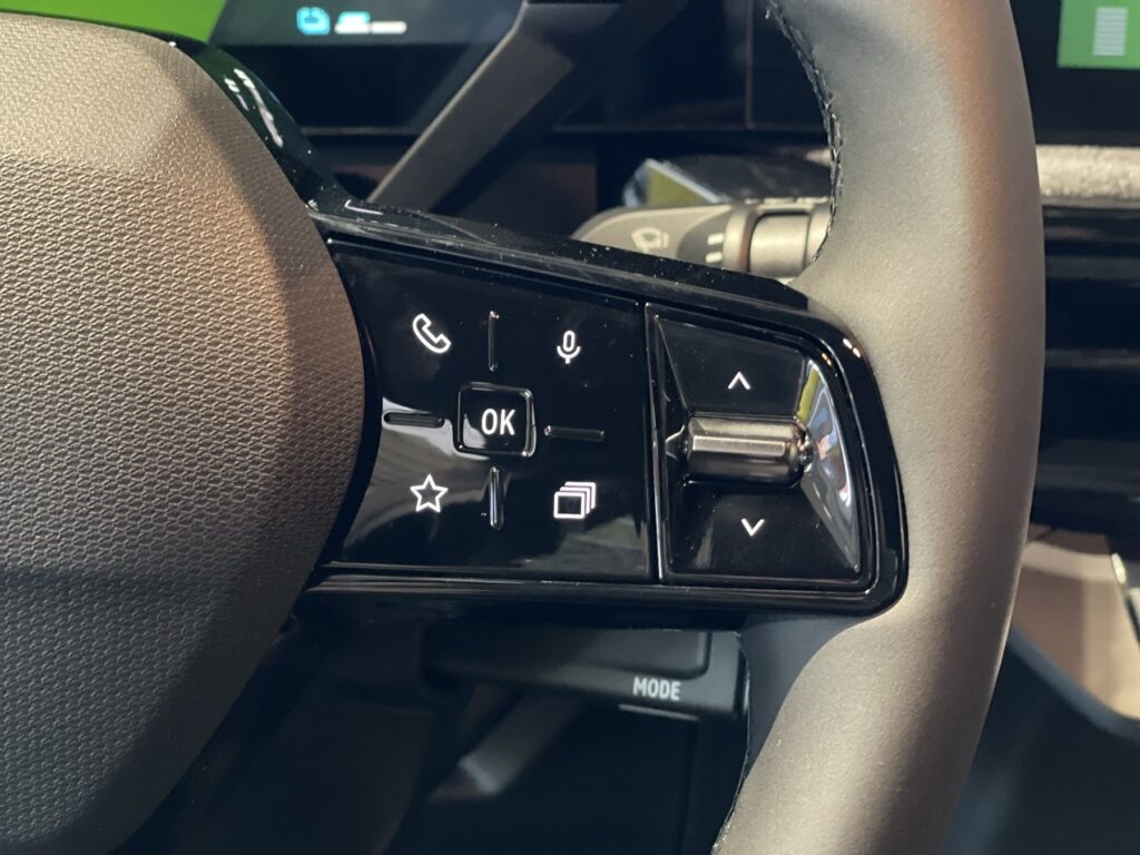 Renault Clio Exposé-Bild 38