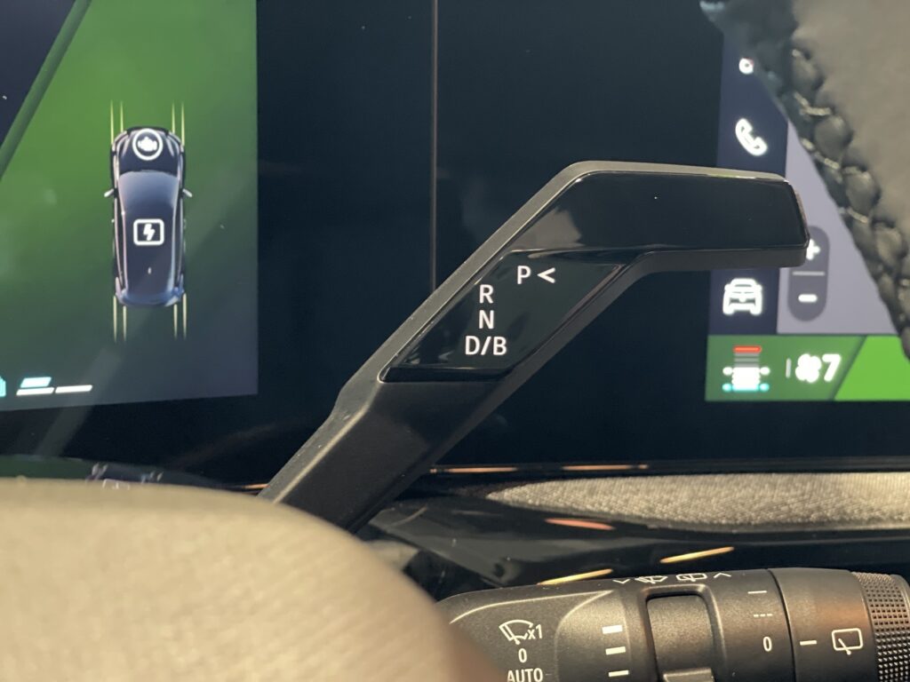 Renault Clio Exposé-Bild 39