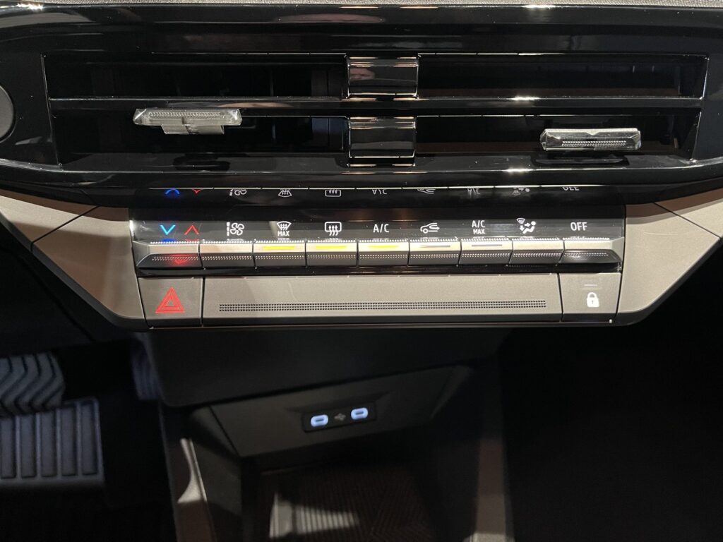 Renault Clio Exposé-Bild 41