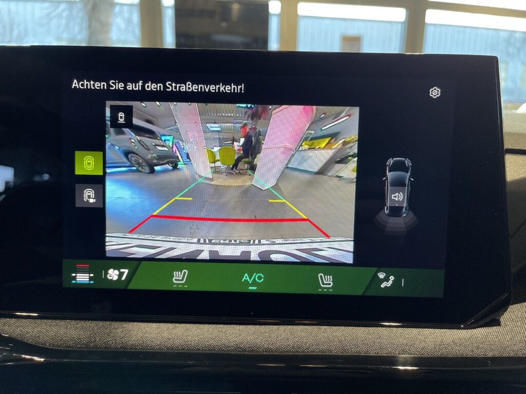 Renault Clio Exposé-Bild 44