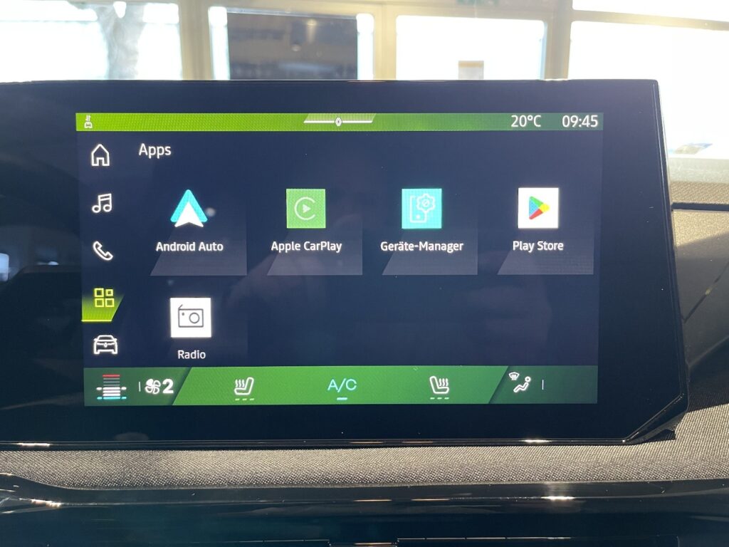 Renault Clio Exposé-Bild 46