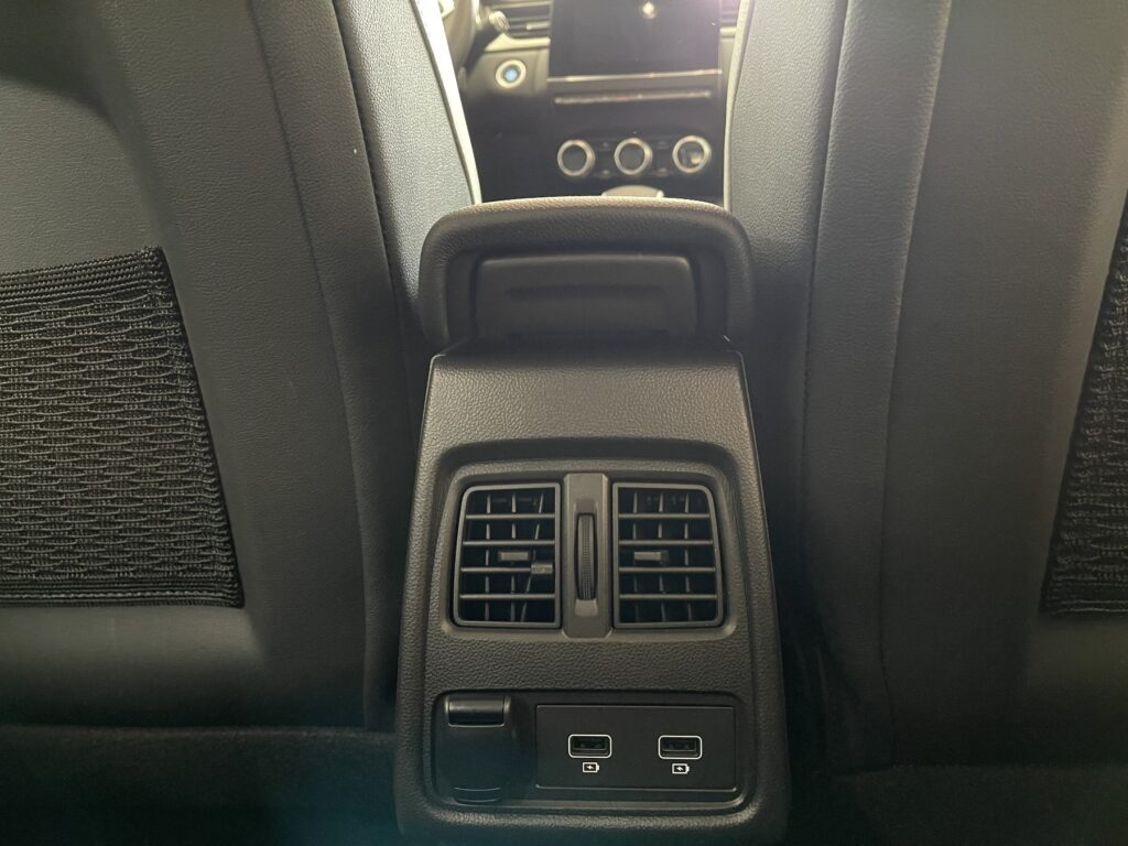 Renault Captur Exposé-Bild 16