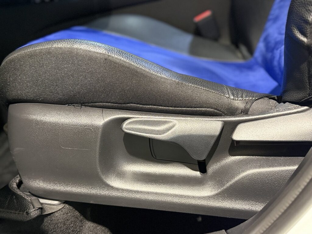 Toyota C-HR Exposé-Bild 16