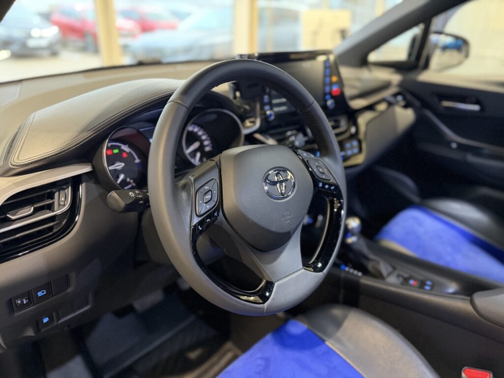 Toyota C-HR Exposé-Bild 17