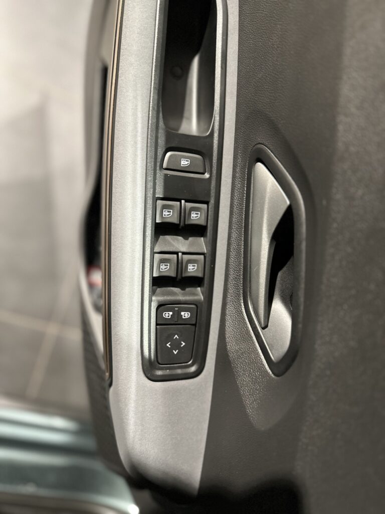 Dacia Jogger Exposé-Bild 33