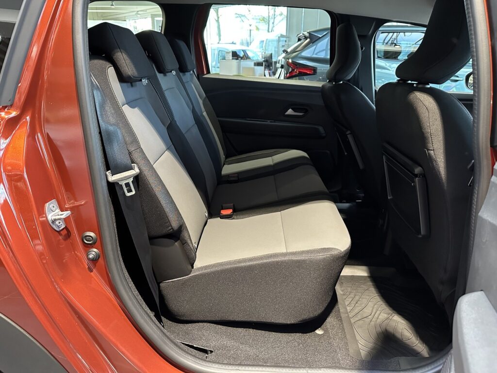 Dacia Jogger Exposé-Bild 24