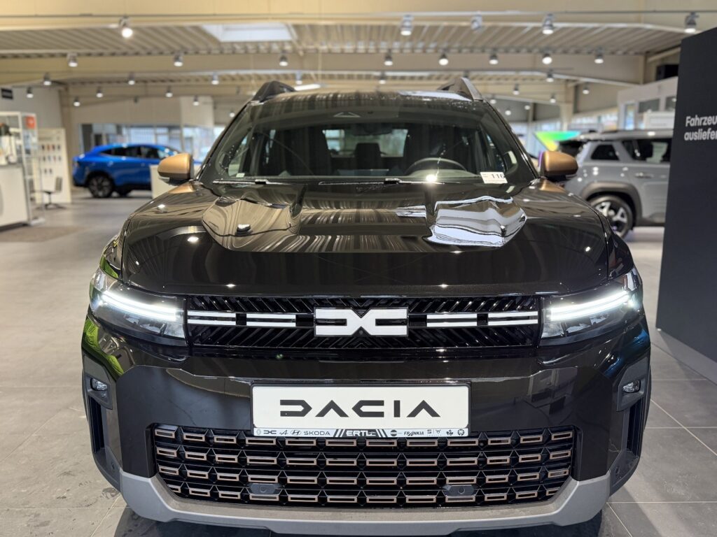 Dacia Bigster Exposé-Bild 2