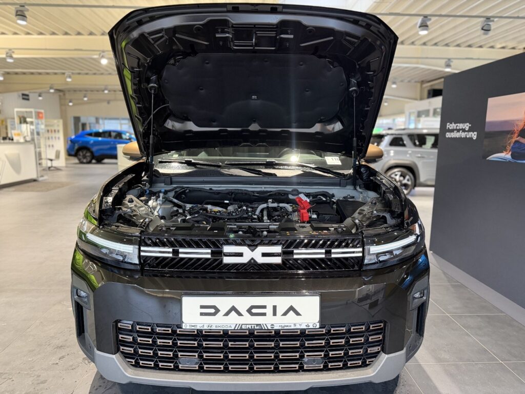 Dacia Bigster Exposé-Bild 3