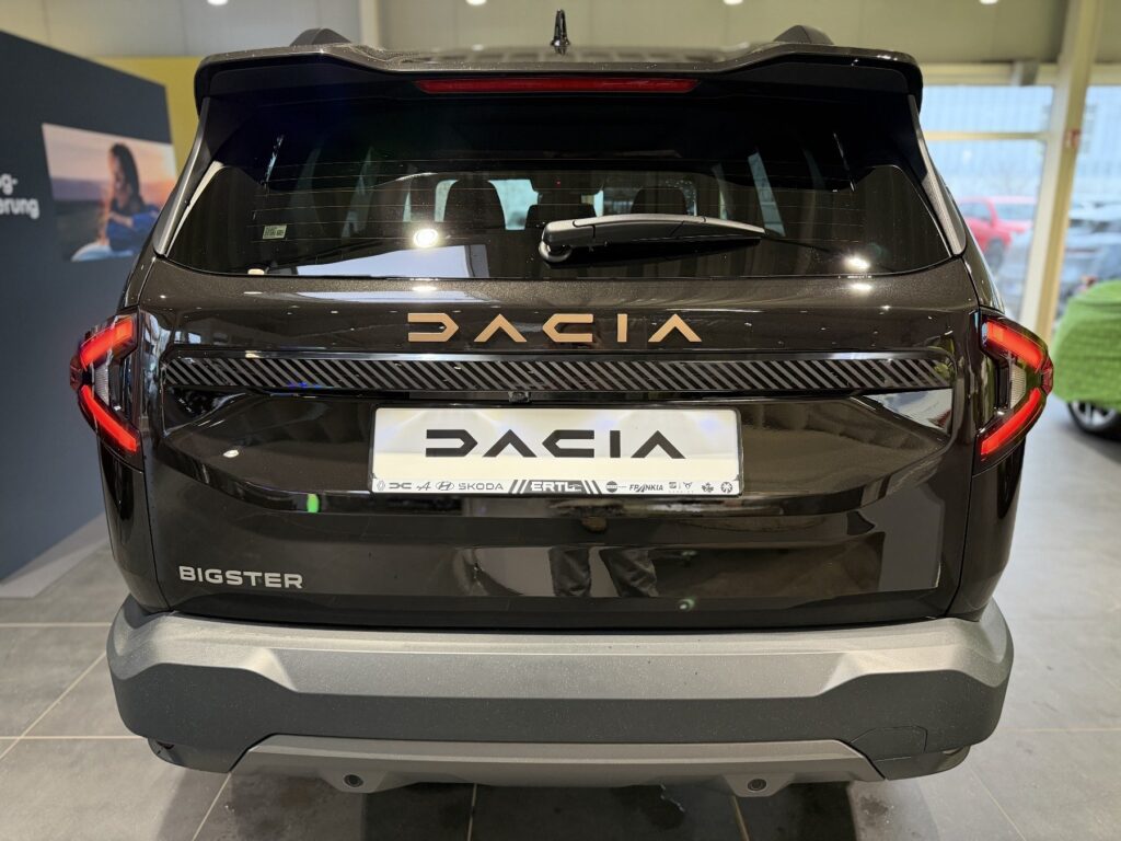 Dacia Bigster Exposé-Bild 10